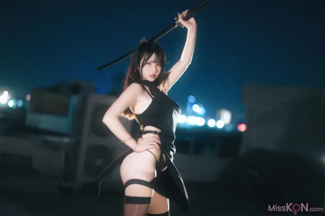 Coser@Tina很妖孽呀: 战斗服旗袍 (32 photos)