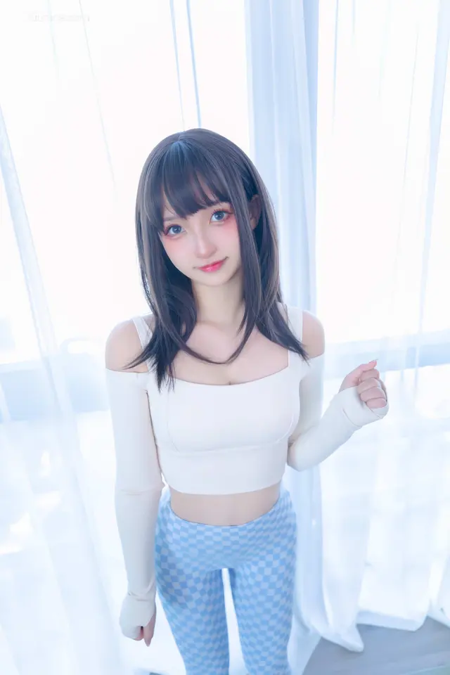 Coser@神楽坂真冬 Vol.103: 蓝白格 (75 photos)