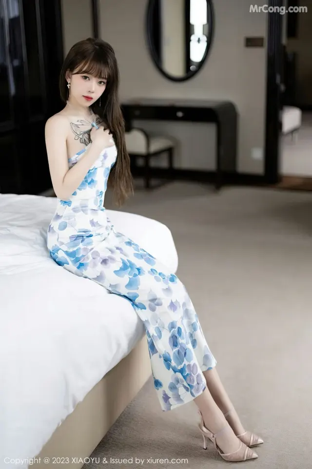 XiaoYu Vol.985: 奶瓶 (85 photos)