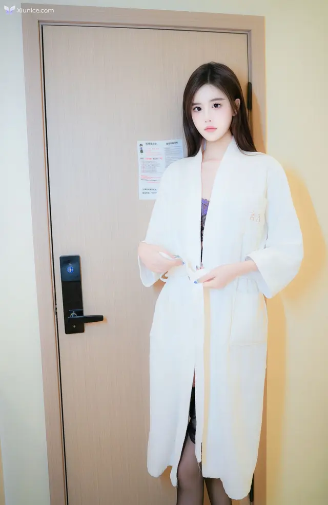 Xiuren Uncensored 4K 晚苏susu – R18 秀人网模特 紫色韵味 (78 photos)
