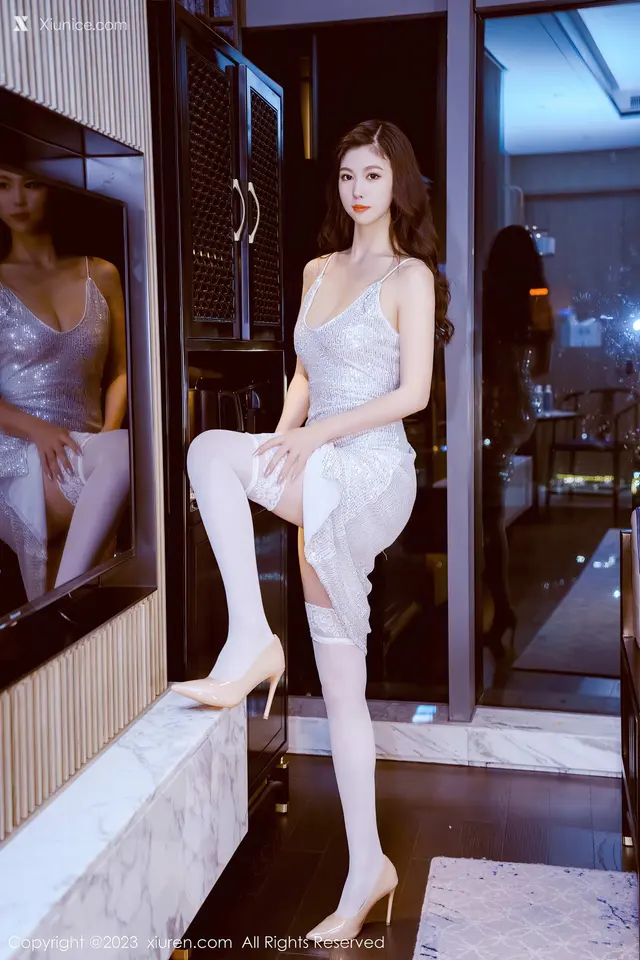 Xiuren秀人网 No.7071 李雅柔182CM (42 photos)