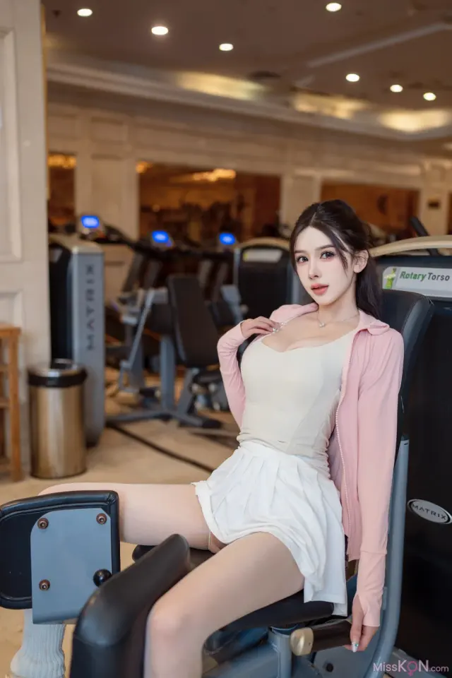 [XR Uncensored] Li Li Sha (李丽莎): R18 秀人网模特 健身房露出 (90 photos)