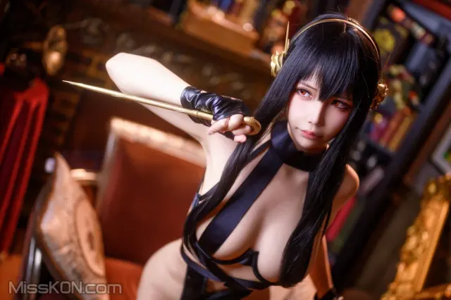 Coser@抱走莫子aa: 间谍过家家 约尔太太 (52 photos + 13 videos)