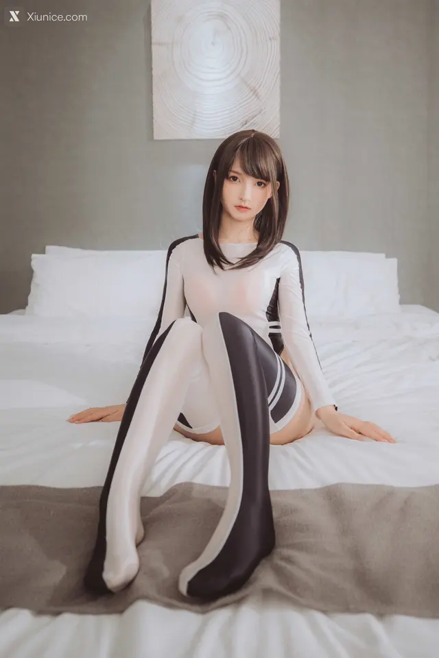 Coser@神楽坂真冬 Vol.087: 绝对企画-竞泳主题《水之形2》 (150 photos)
