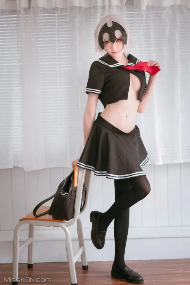Coser@瓜希酱: 黑贞德 校服 (13 photos)