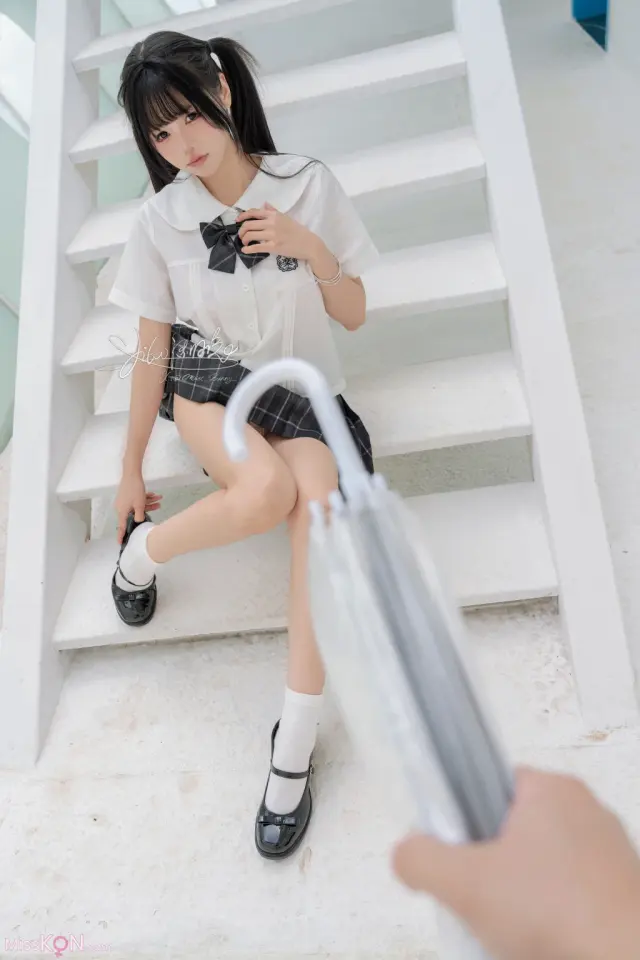 Coser@黏黏团子兔: 10月作品『雨后小故事』WITH B (90 photos + 1 video)