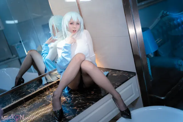 Coser@上杉绘梨落 – 雪女 (36 photos)