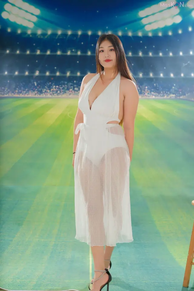[Private Photoshoot] 皇甫夏霖: 天花板级丰满女神 全尺度 一字马极品御姐 (518 photos + 1 video)