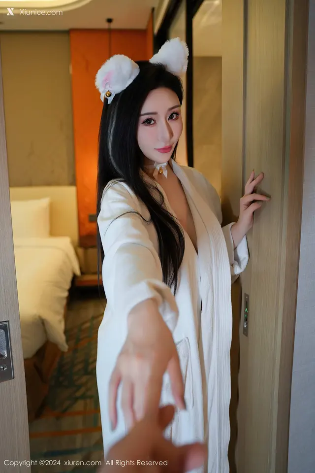 Xiuren秀人网 No.8679 田兮白 (124 photos)