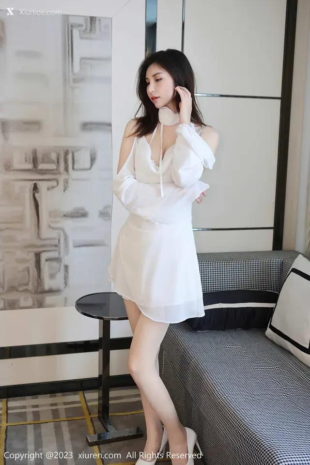 Xiuren秀人网 No.6877 王曼柔 (70 photos)
