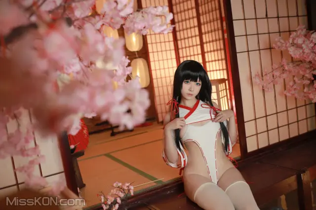 Coser@Asagiriai (愛ちゃん): 神社巫女 (31 photos)