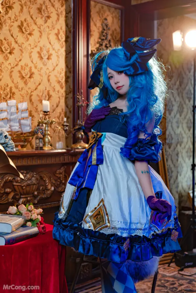 Coser@黏黏团子兔: 兔兔班车 格温 (38 photos + 1 video)