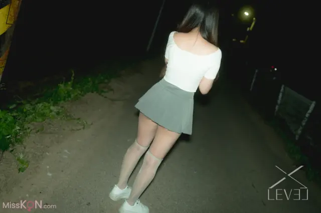 X-Level Yuna: Car Player (85 photos)