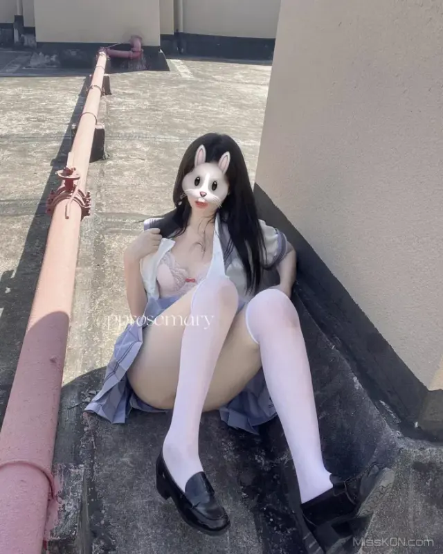 Coser@pprosemary: 白虎一线天  jk少女福利姬 (160 photos + 9 videos)