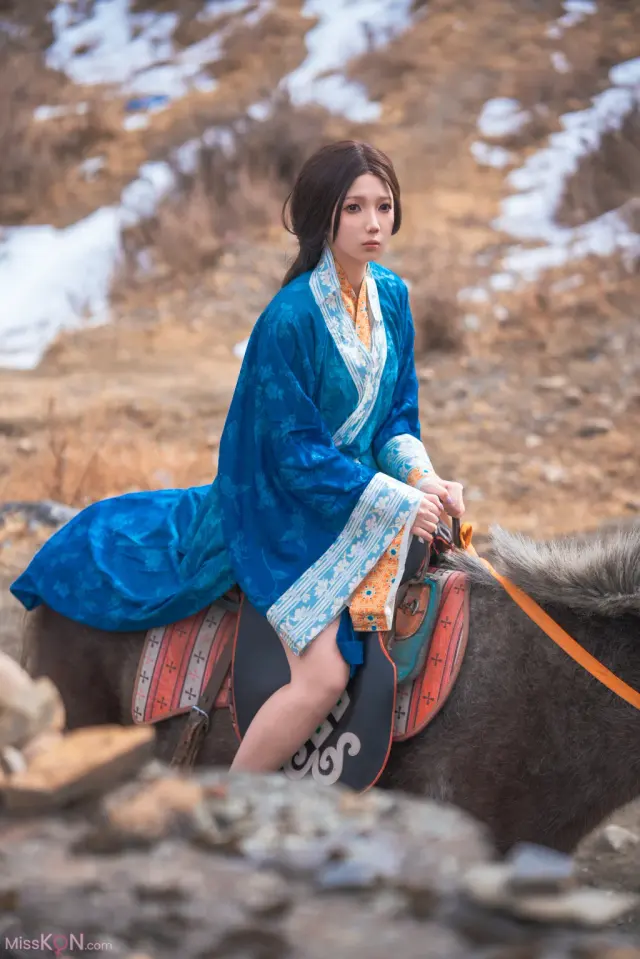 Coser@小和甜酒: 骑马 亡国公主 (37 photos)