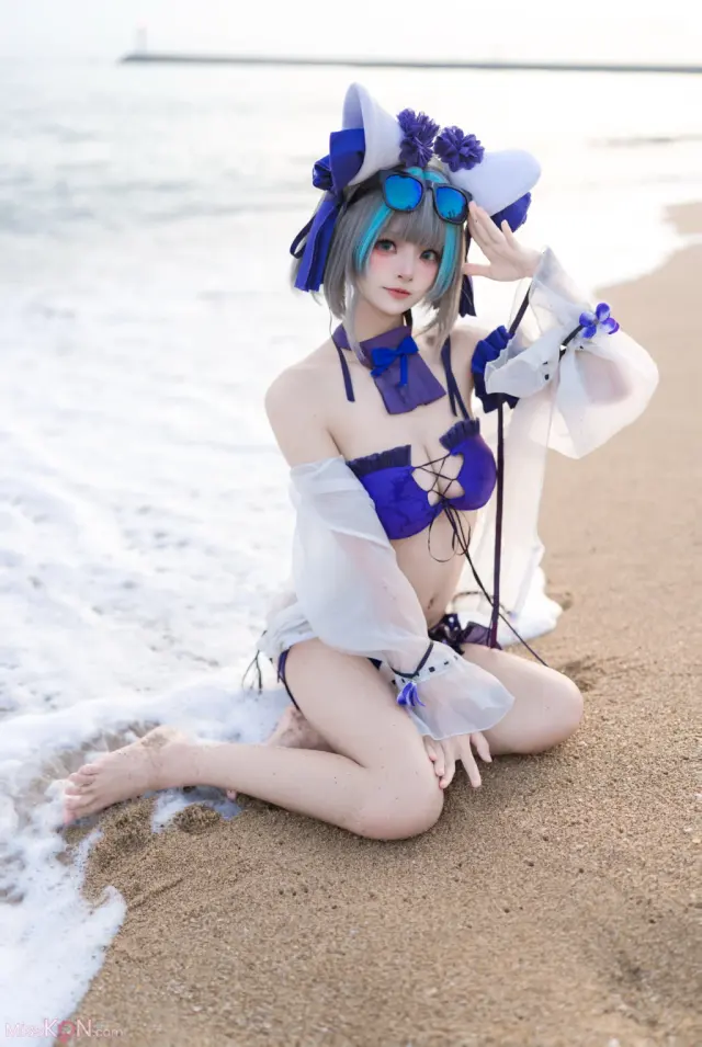 Coser@九柒喵 – 碧蓝航线 柴郡泳装 (24 photos)
