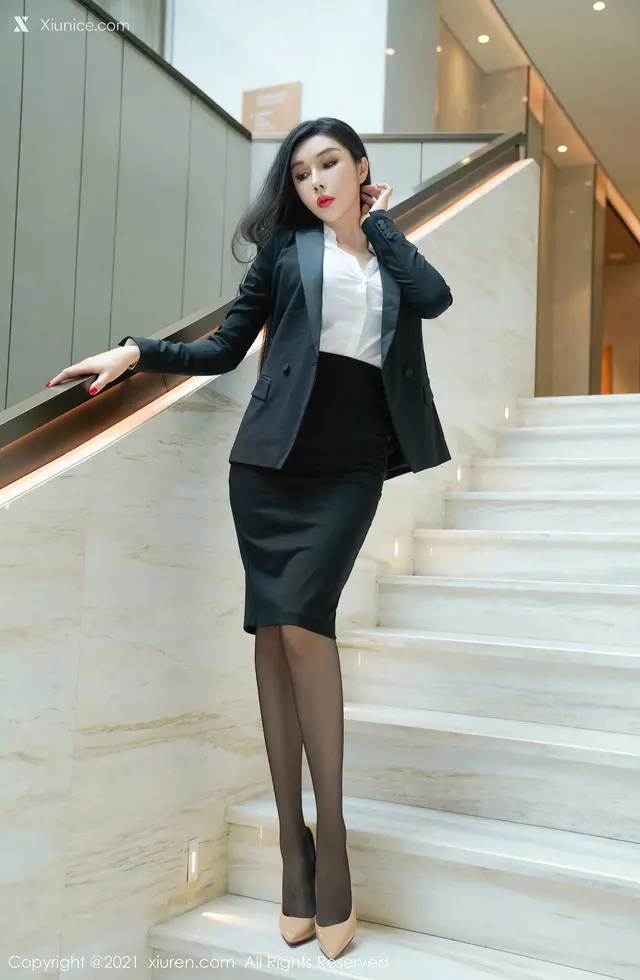 Xiuren秀人网 No.3672 田冰冰 (67 photos)