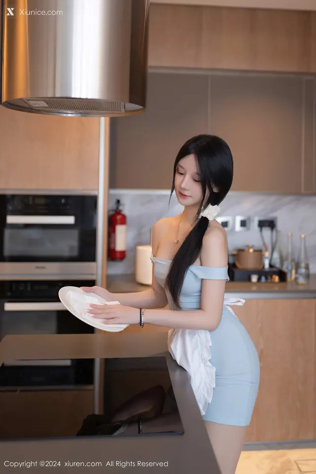 Xiuren秀人网 No.8597 幼幼 (80 photos)