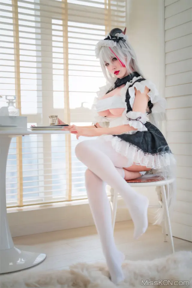 Coser@轩萧学姐: 碧蓝航线 埃吉尔女仆 (66 photos)
