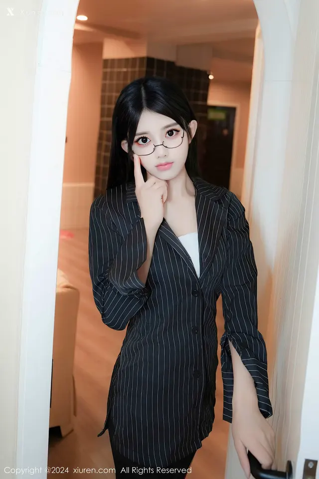 Xiuren秀人网 No.8802 美少女@ (82 photos)