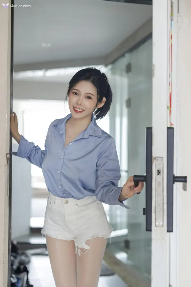 [XR Uncensored] luvian本能: R18 秀人网模特 浴室中的极致诱惑