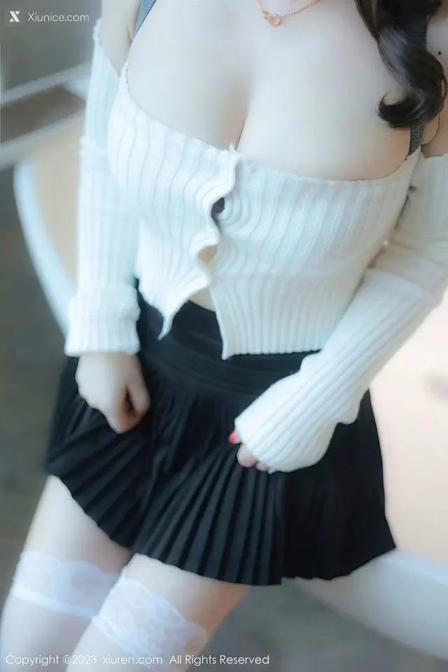 Xiuren秀人网 No.6484 诗诗 (82 photos)