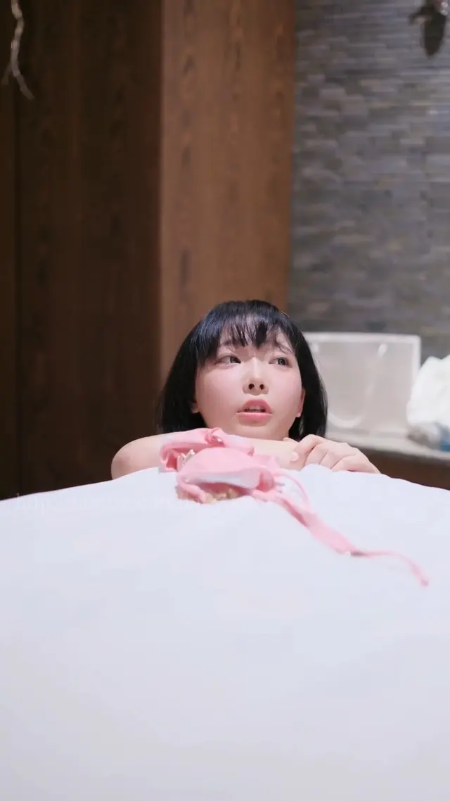 Kang In-kyung (강인경): Gentle Night (7 photos + 1 video)