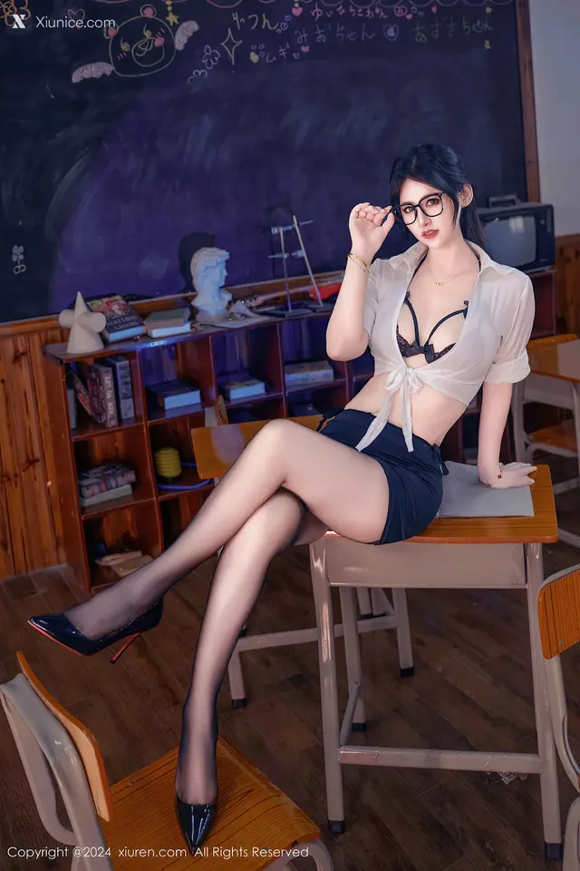 Xiuren秀人网 No.9130 诗诗kiki (88 photos)