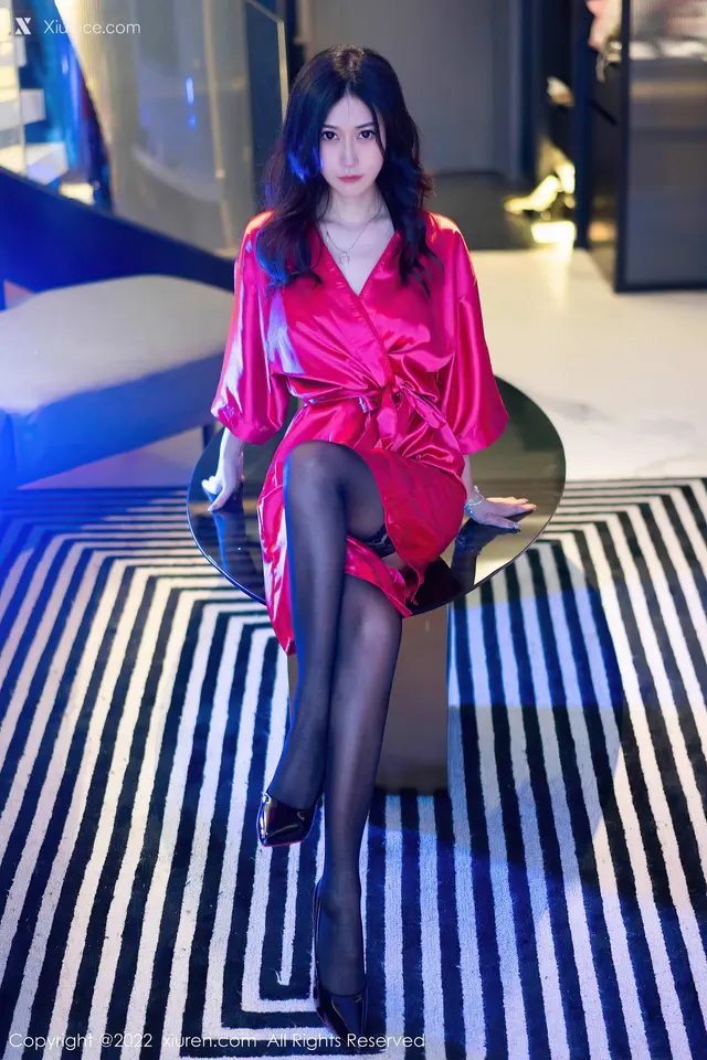 XIUREN No.5586: laura阿姣 (77 photos)