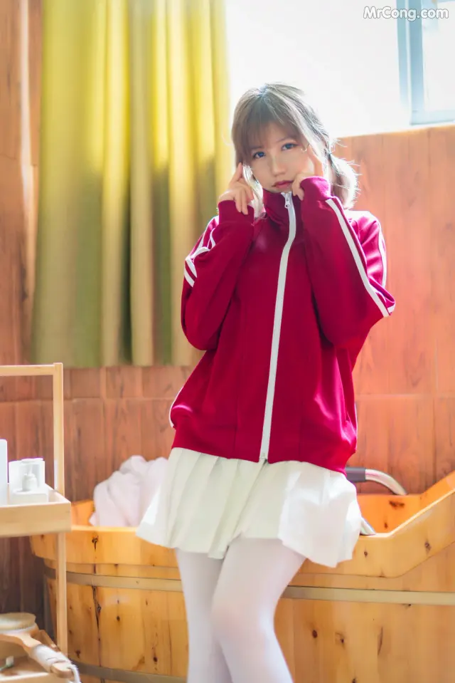 Coser@小仓千代w No.005: 红色体操服 (48 photos)