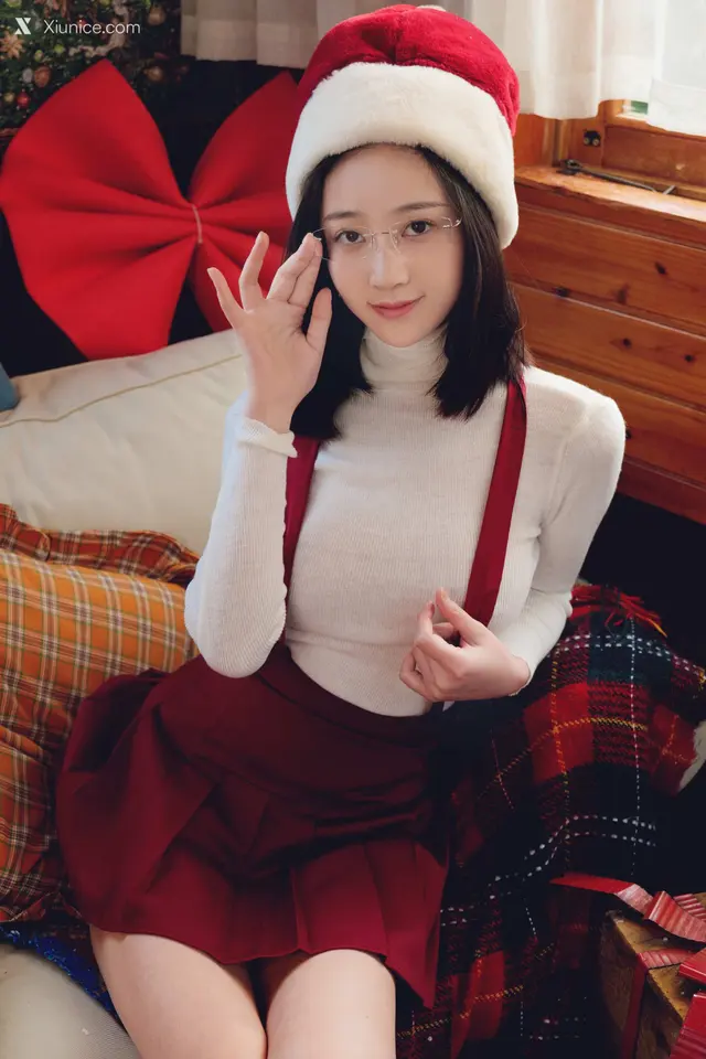 Coser@年年Nnian – 小红帽 (61 photos)