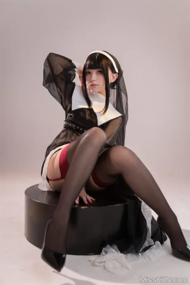 Coser@花铃: 修女的忏悔室 (64 photos)