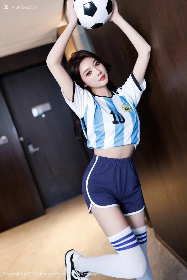 Xiuren秀人网 No.9706 杨晨晨Yome (99 photos)