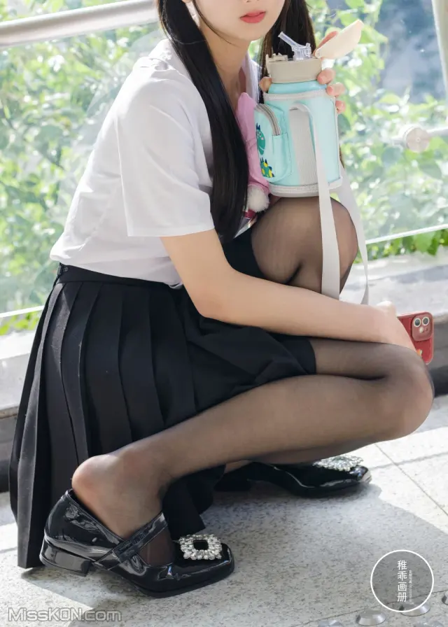 Coser@稚乖画册: 夜夜 逛街13d黑丝 (60 photos)