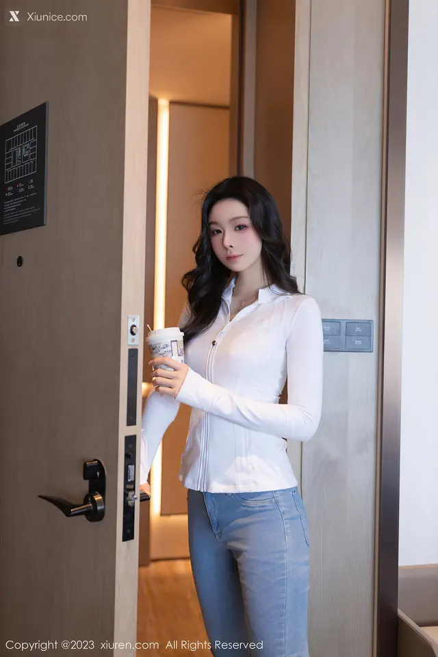Xiuren秀人网 No.7639 小逗逗 (80 photos)