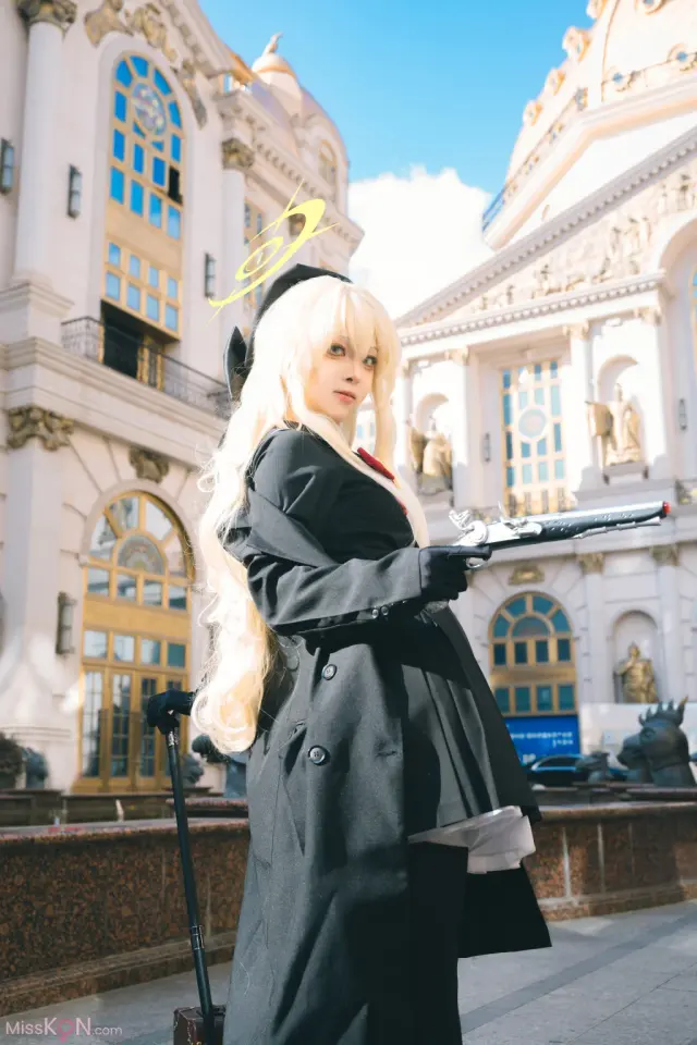 Coser@矢量鱼 – 笑面教授 (24 photos)