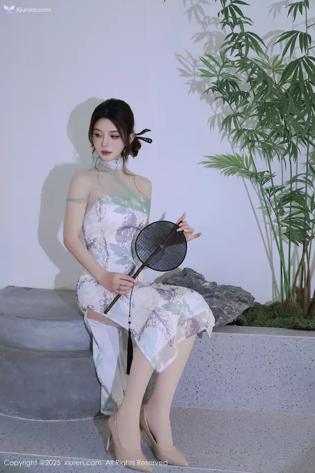 Xiuren秀人网 4K No.10694 阿依莎 (83 photos)