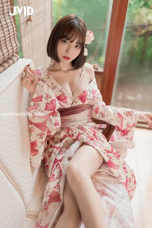 【JVID】啾啾-温泉池中惊见逆天顏值 watermark (108 photos)