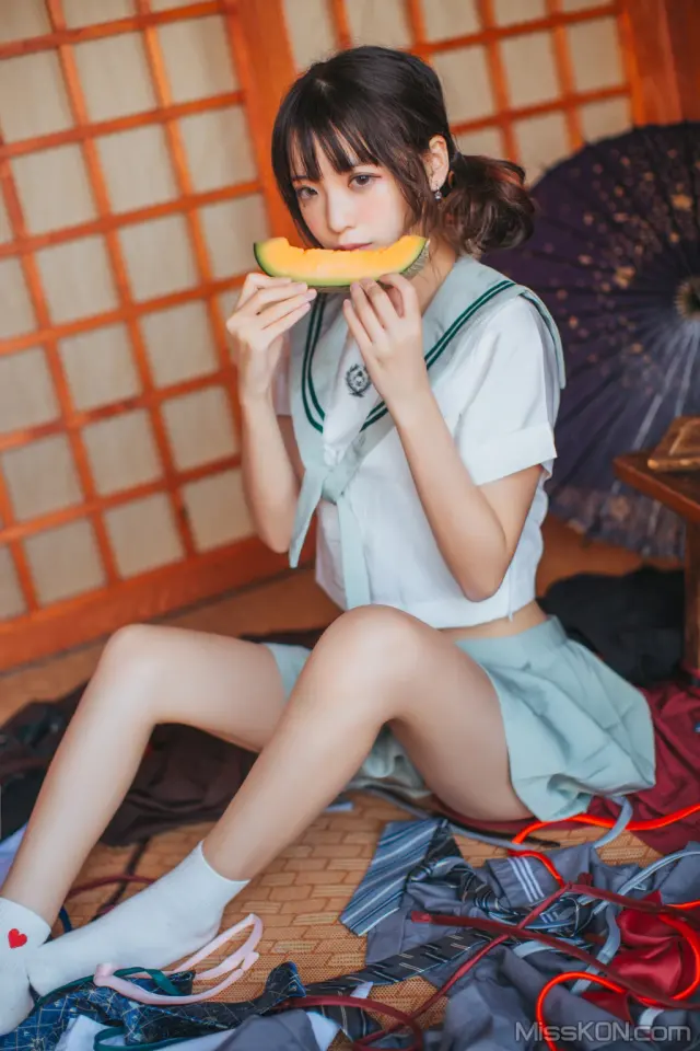 Coser@疯猫ss: 少女 (24 photos)