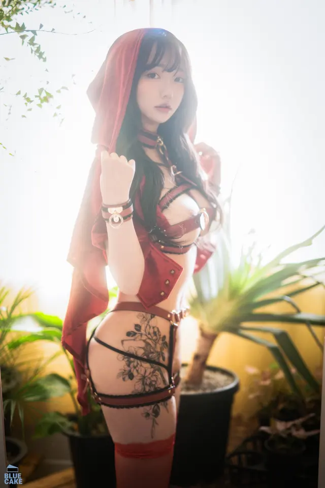 [BLUECAKE] Son Ye-Eun (손예은): REDHOOD SM