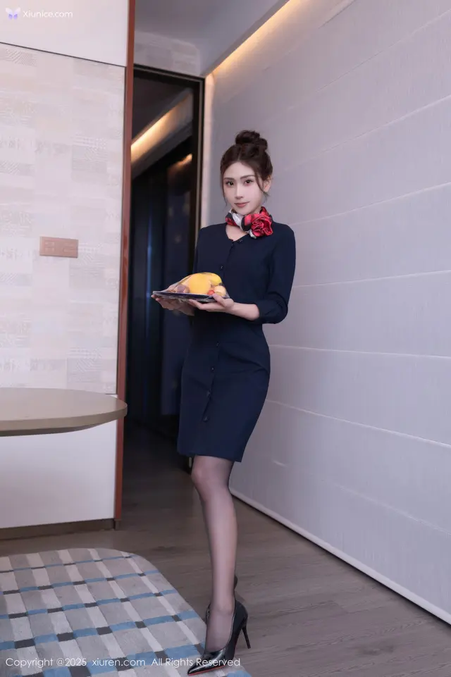 XIUREN No.10982: 刘婷婷 (75 photos)