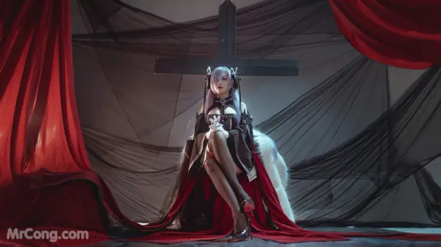 Coser@宮本桜: 奥古斯特 (25 photos)