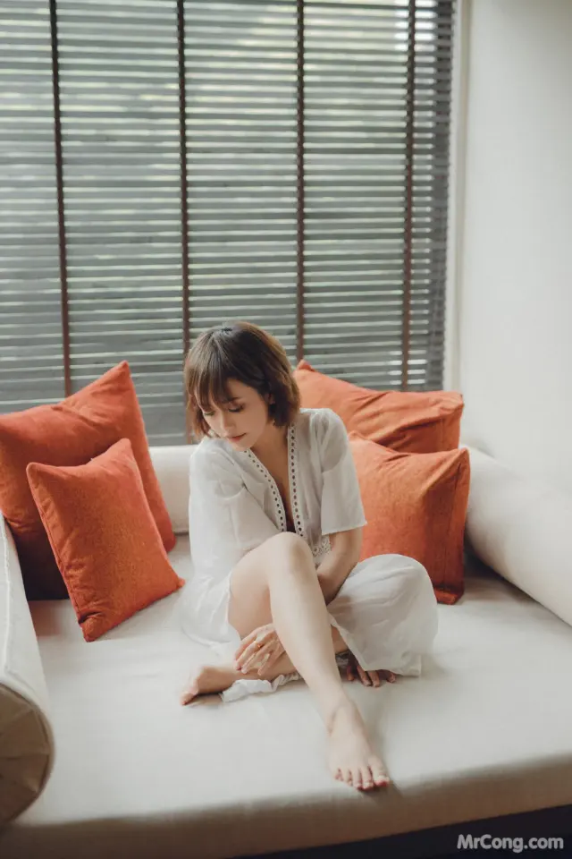 May Vol.1: Warm Sunlight (98 photos + 1 video)