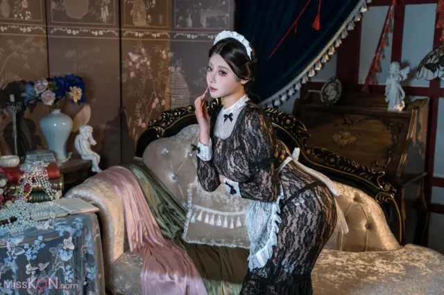 Coser@云溪溪 (Yunx1x1) & 奶桃桃: 顺从 (100 photos + 1 video)