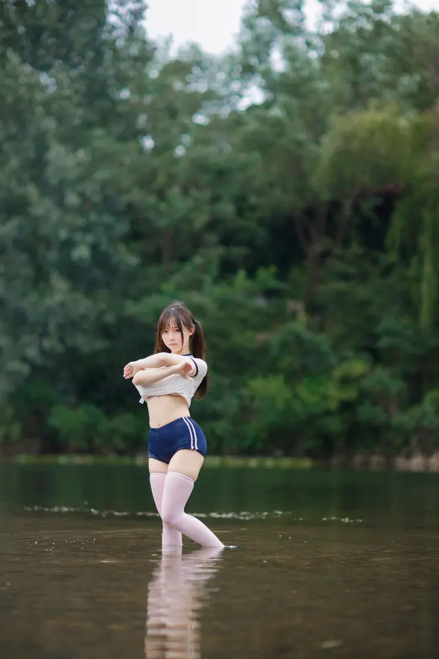 六味帝皇酱 -体操服 (60 photos)
