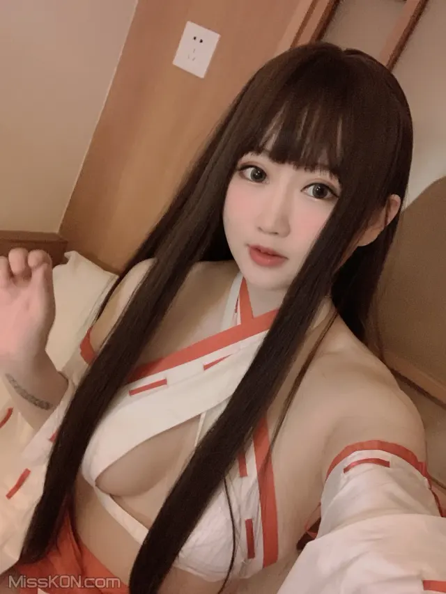 Coser@蜜桃少女是依酱呀: 女巫 (41 photos + 4 videos)