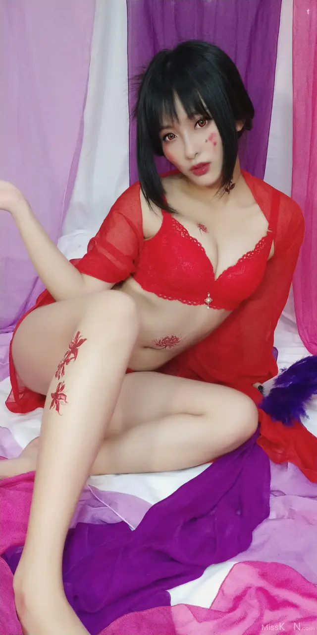 Coser@洛璃LoLiSAMA: 红女妖 (93 photos + 4 videos)