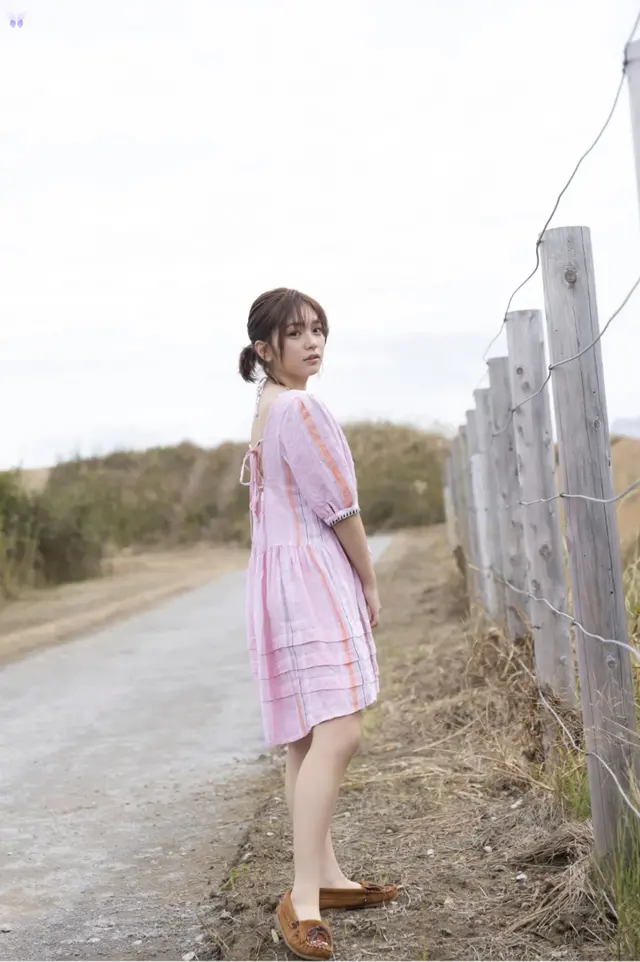 Midori Nagatsuki 長月翠 – 抱きしめたい (71 photos)