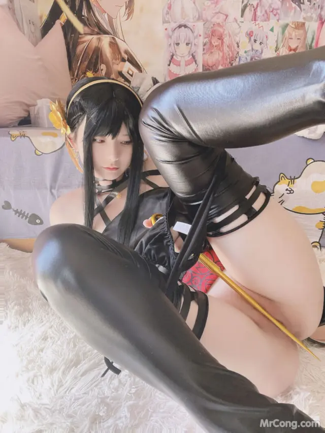 Coser@习呆呆: Pack Yor Forger (21 photos + 1 video)