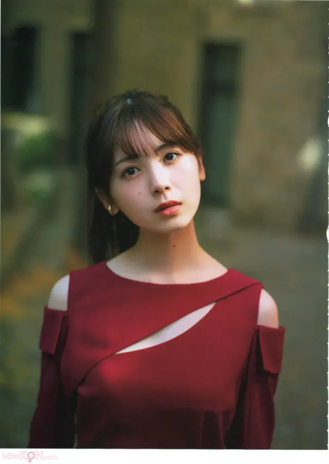 [JP] Ayame Tsutsui (筒井あやめ) 乃木坂46: 筒井あやめ 1st写真集 感情の隙間 (170 photos)